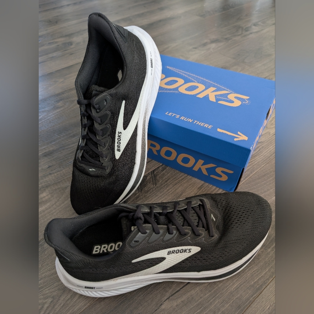 Excellent Brooks Ghost 17 Men's 10.5D 1104421D090 Black/White/Grey